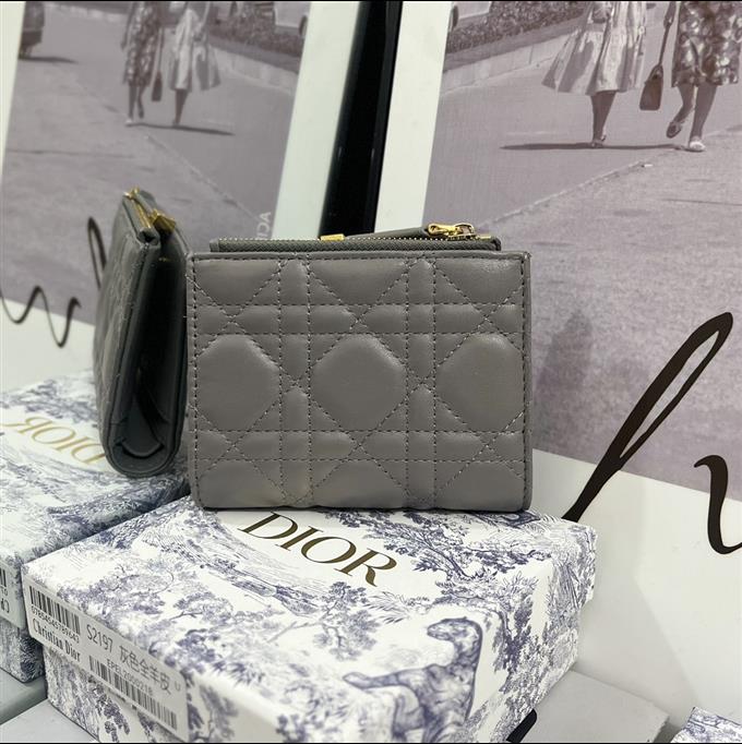 2025228Y 220P182144751